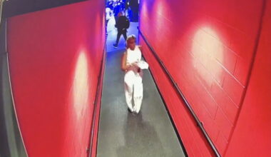 NHL reporter faceplants in front of 'entire New York Rangers'