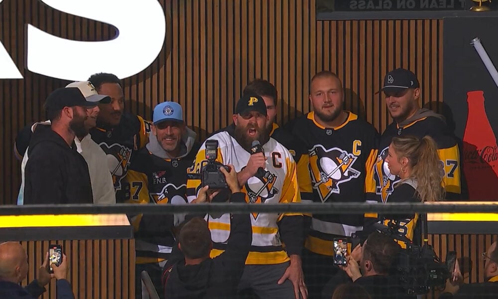 Aaron Rodgers Continues Proving Offseason Narrative Wrong, Buys Teammates Suite At Penguins Game