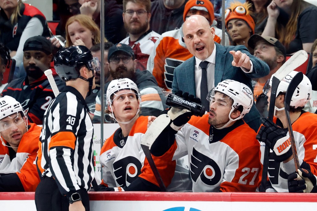 Tocchet trying to build a Flyers team a bit like ones in the past