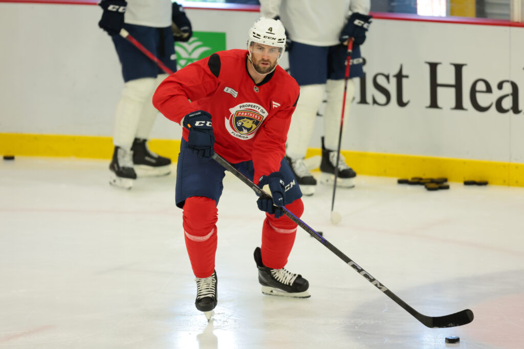 Ben Harpur Signs In KHL