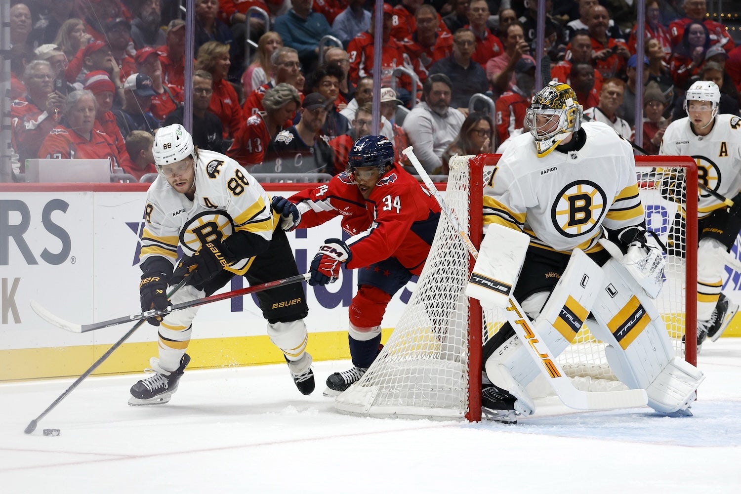 3 Stars: Bruins' Swayman begins season with stellar showing - 98.5 The Sports Hub