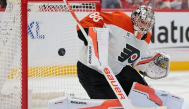 Flyers start sloppy, drop season opener to Panthers, 2-1