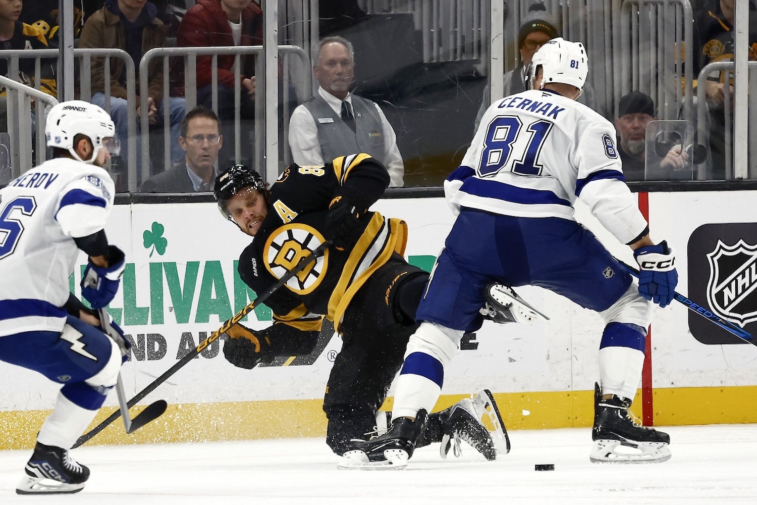 3 Stars: Lightning refuse to let Bruins dig out of early hole - 98.5 The Sports Hub