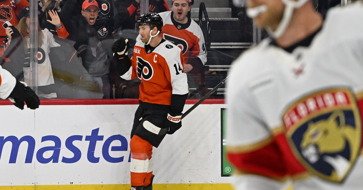 Sean Couturier scores twice, Flyers get first win of Rick Tocchet era in home opener