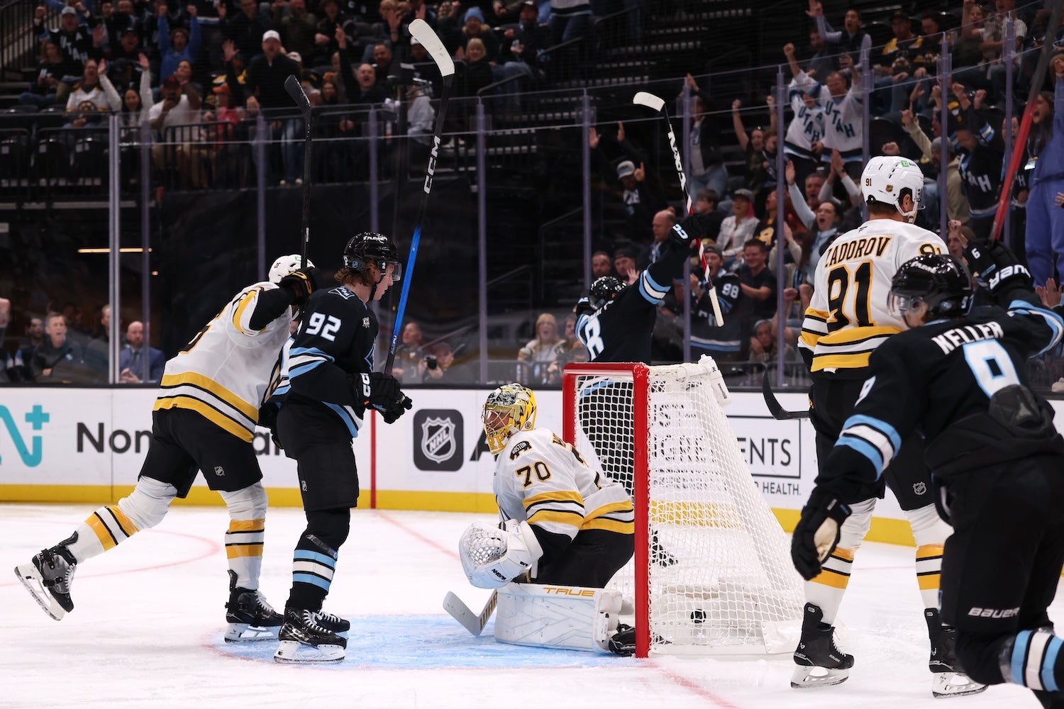 Mammoth hand Bruins fourth straight loss - 98.5 The Sports Hub
