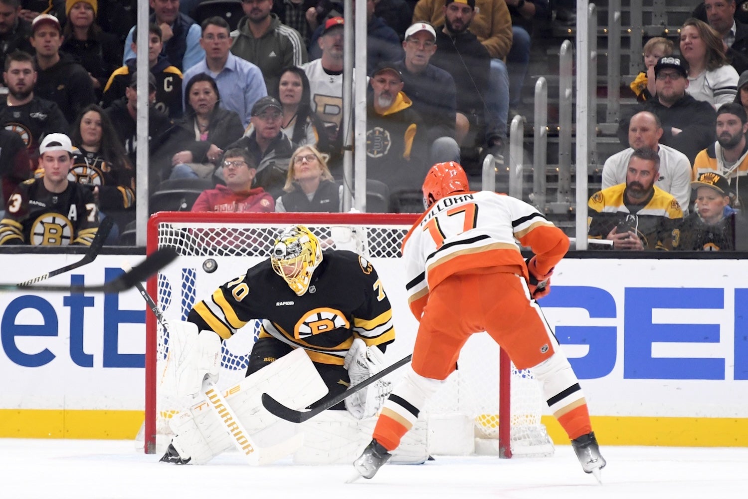 Bruins 'embarrassed' as losing streak hits six - 98.5 The Sports Hub