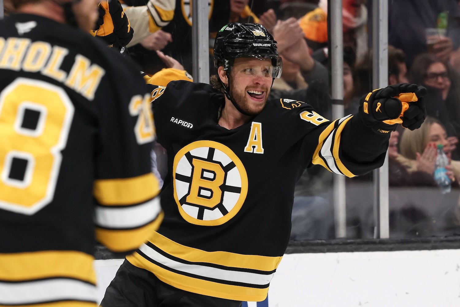 Bruins rally for 5-2 win over Islanders - 98.5 The Sports Hub