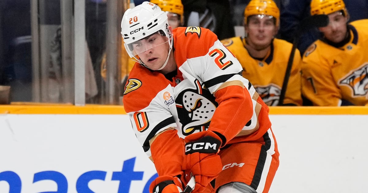 Washington Capitals sign F Brett Leason to two-way deal, waive him for AHL assignment