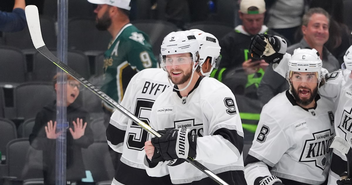 Kings’ Adrian Kempe appears to flash ‘Horns Down’ sign after scoring OT winner vs. Stars