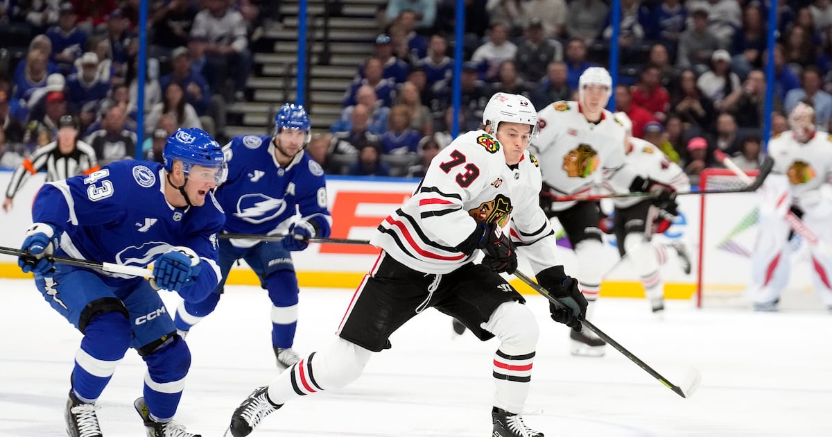 Vancouver Canucks acquire forward Lukas Reichel from Chicago Blackhawks for fourth-round pick