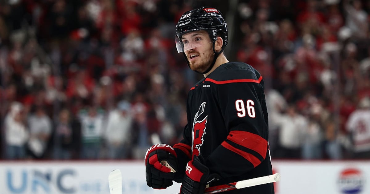 Edmonton Oilers, Jack Roslovic agree to one-year, $1.5M contract