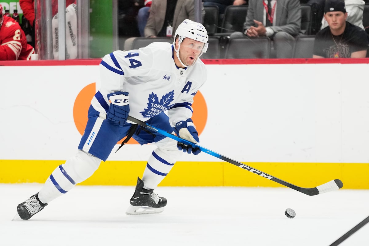 Red Wings defeat Maple Leafs 6-3 after two Raymond goals