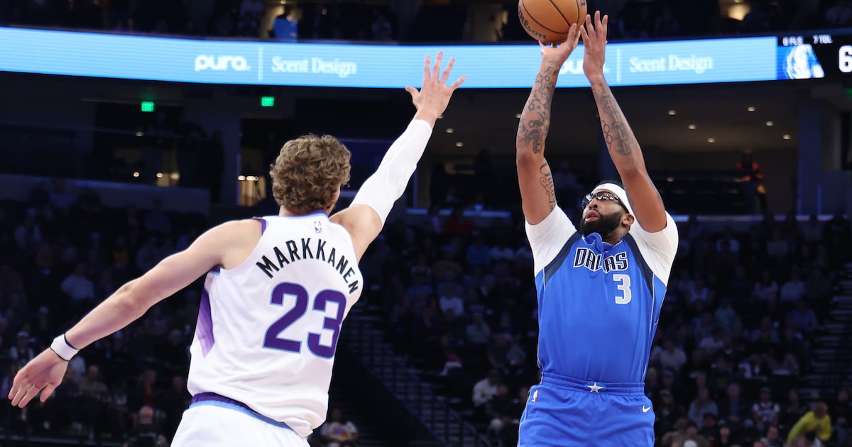 Anthony Davis dominates as Mavericks own the paint in preseason win over Jazz