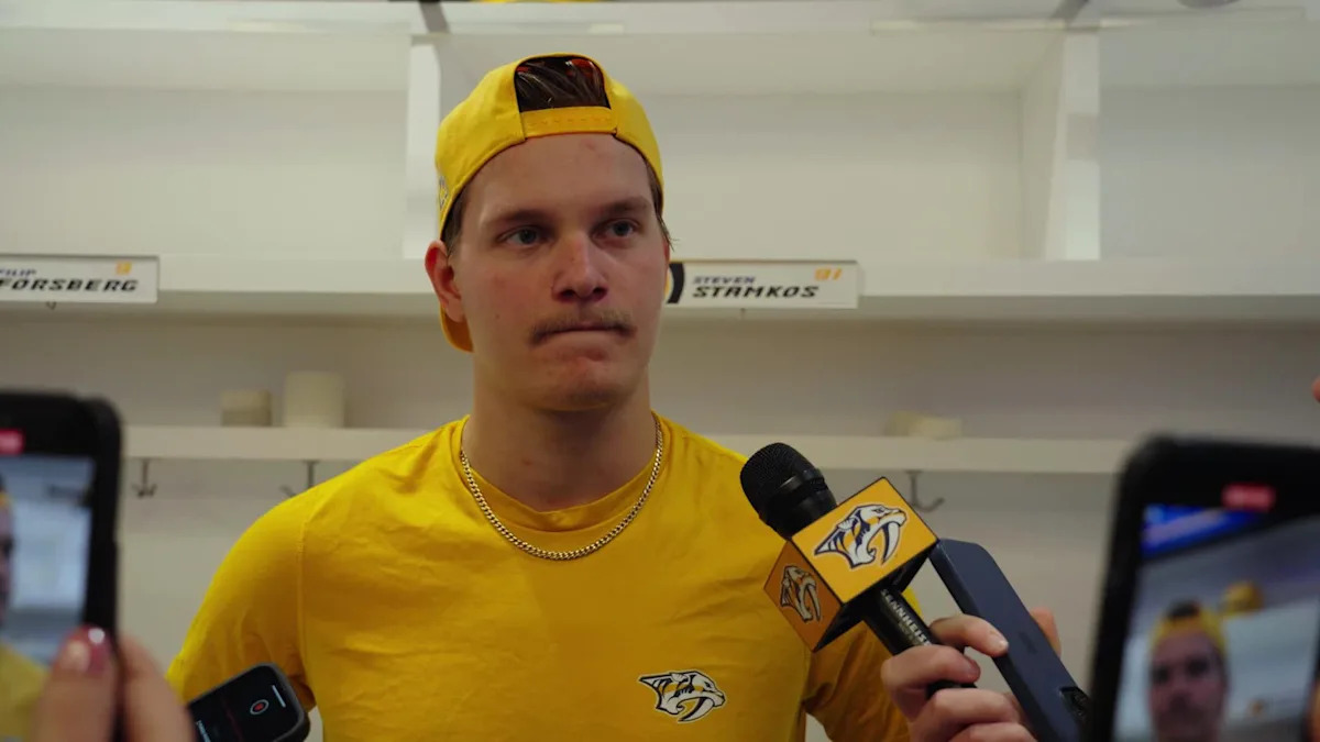 Ohio State football players sing 'Carmen Ohio' after Big Ten win over Minnesota