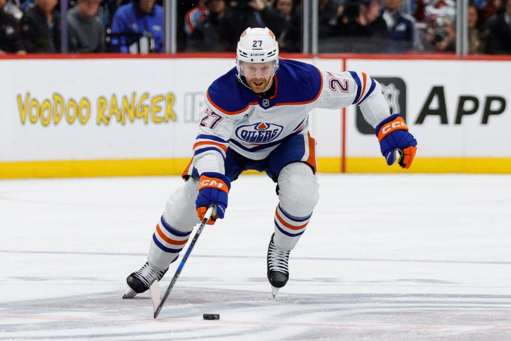 Oilers Have Held Extension Talks With Brett Kulak