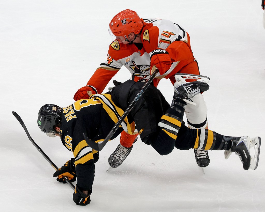 Bruins losing streak stretches to six with 7-5 loss to Ducks