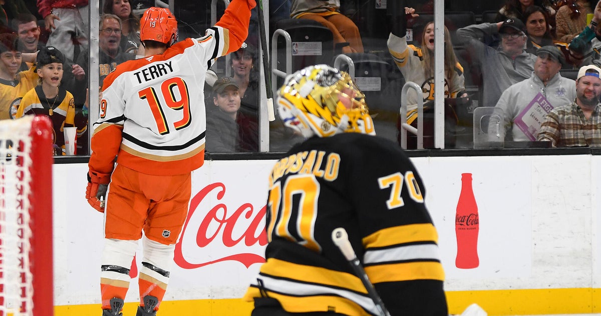 Bruins fall to Ducks 7-5 for 6th straight loss