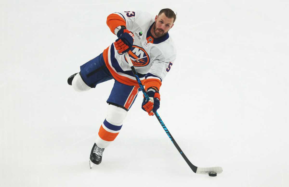 Casey Cizikas ‘did what he had to do’ to hit Islanders’ 900-game milestone