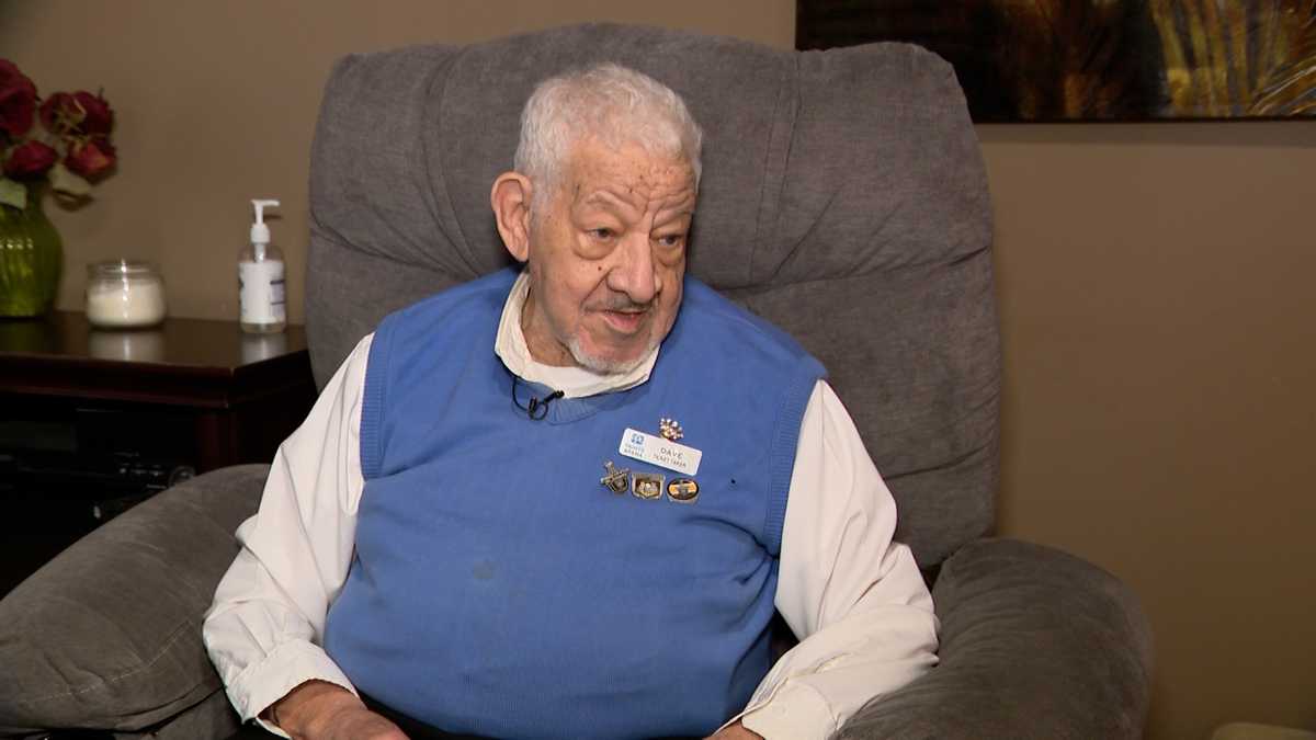Pittsburgh arena usher celebrates 90th birthday, 60 years on job