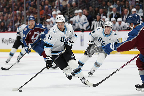 Mammoth vs. Blackhawks Time, TV & Live Stream – 10/13/2025