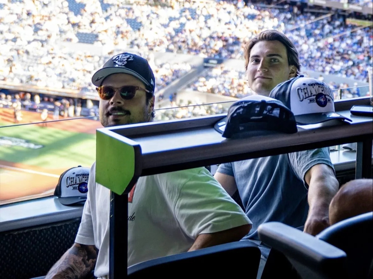 Maple Leafs stars cheer on Blue Jays during huge ALDS Game 2 win