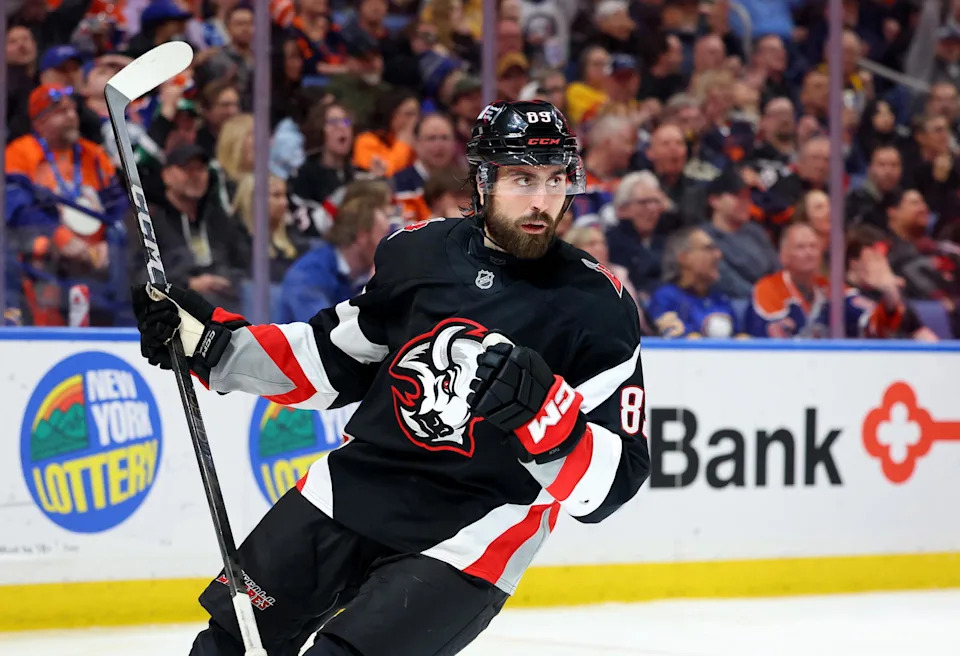 Alex Tuch (© Timothy T. Ludwig-Imagn Images)