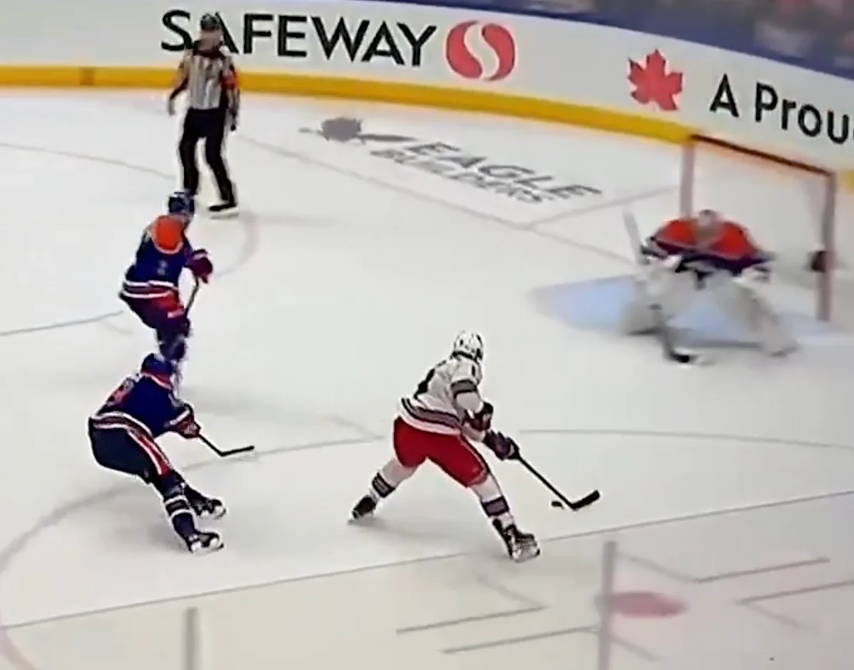 ex-NHLers call for Evan Bouchard benching