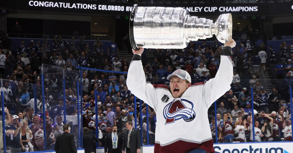 Erik Johnson Announces Retirement | Mile High Hockey