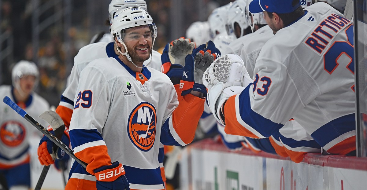 Islanders Gameday News: Schaefer love, lines remixed