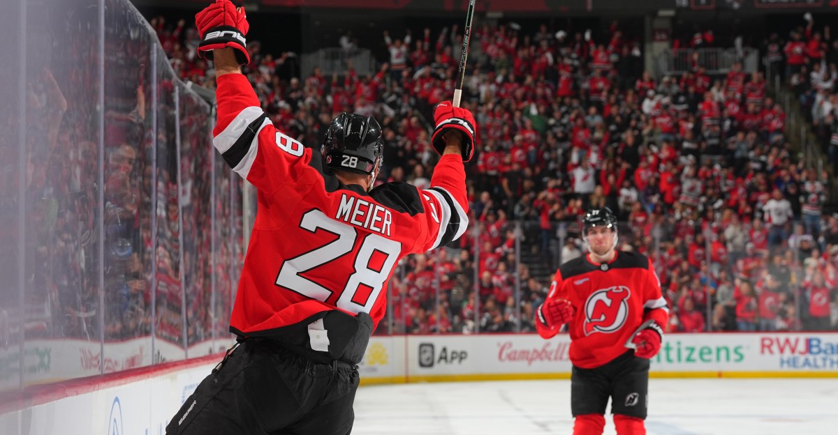 Gritty Devils Outlast Florida 3-1 in Home Opener as Stars Shine