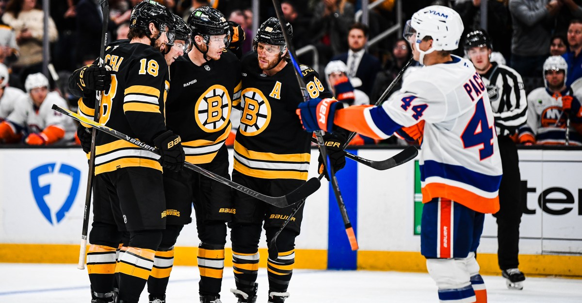 Recap: Bruins top Islanders, 5-2, in comeback win