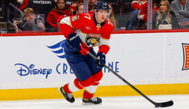 Mikkola signs 8-year contract with Panthers