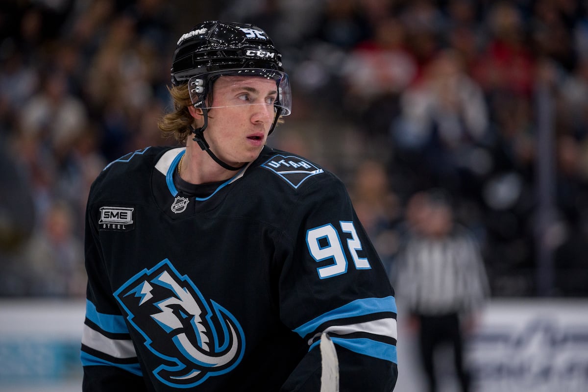 Utah Mammoth sign Logan Cooley to 8-year contract extension