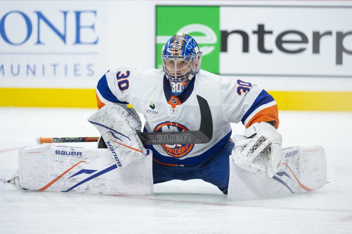 Ilya Sorokin’s early inconsistencies continue despite Islanders’ win
