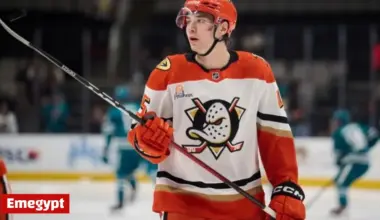 Ducks’ 2024 First Round Pick Beckett Sennecke Shines with Goal in Exciting NHL Debut