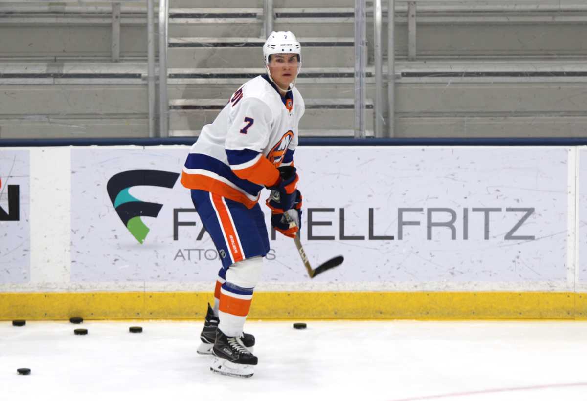Islanders’ Maxim Tsyplakov needs to iron out ‘little details’ while facing likely benching Thursday vs. Oilers