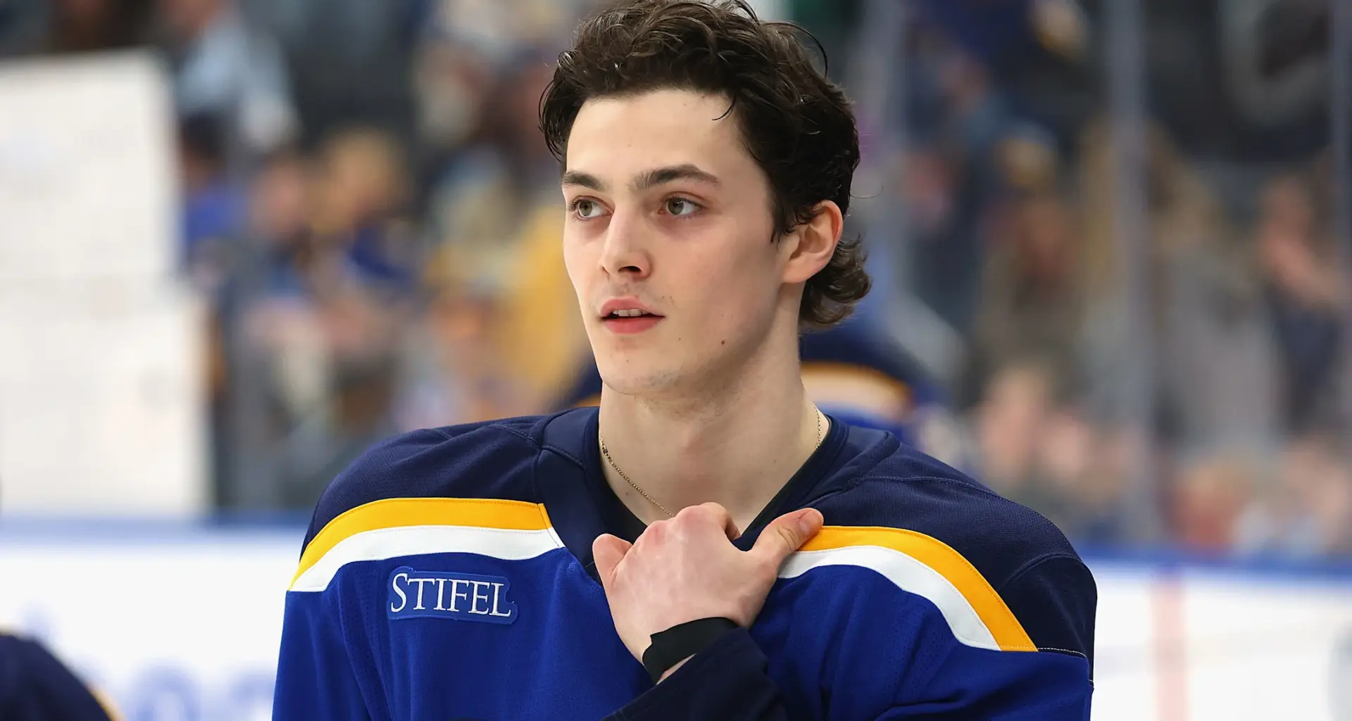 Dalibor Dvorský skating for the St. Louis Blues