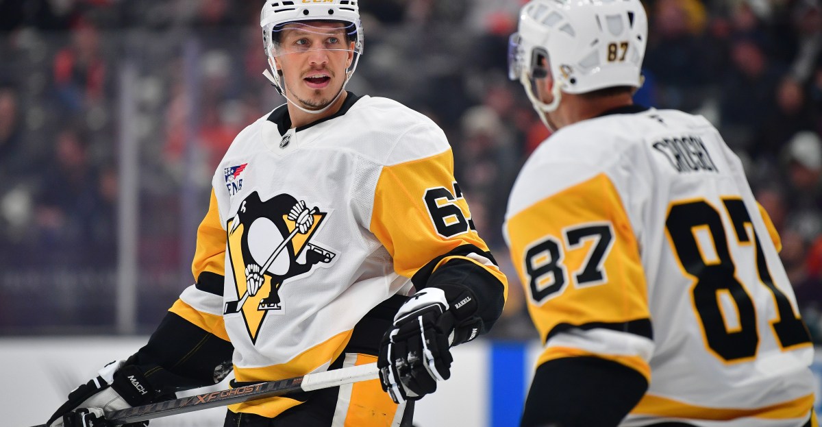 Sidney Crosby moves up all-time assists list in loss to Ducks