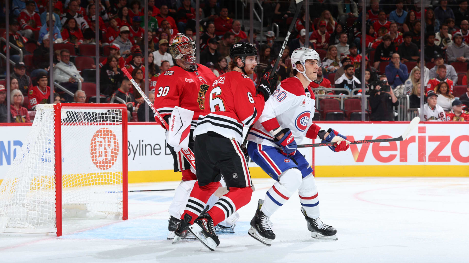 RECAP: Blackhawks lose home opener to Canadiens 3-2