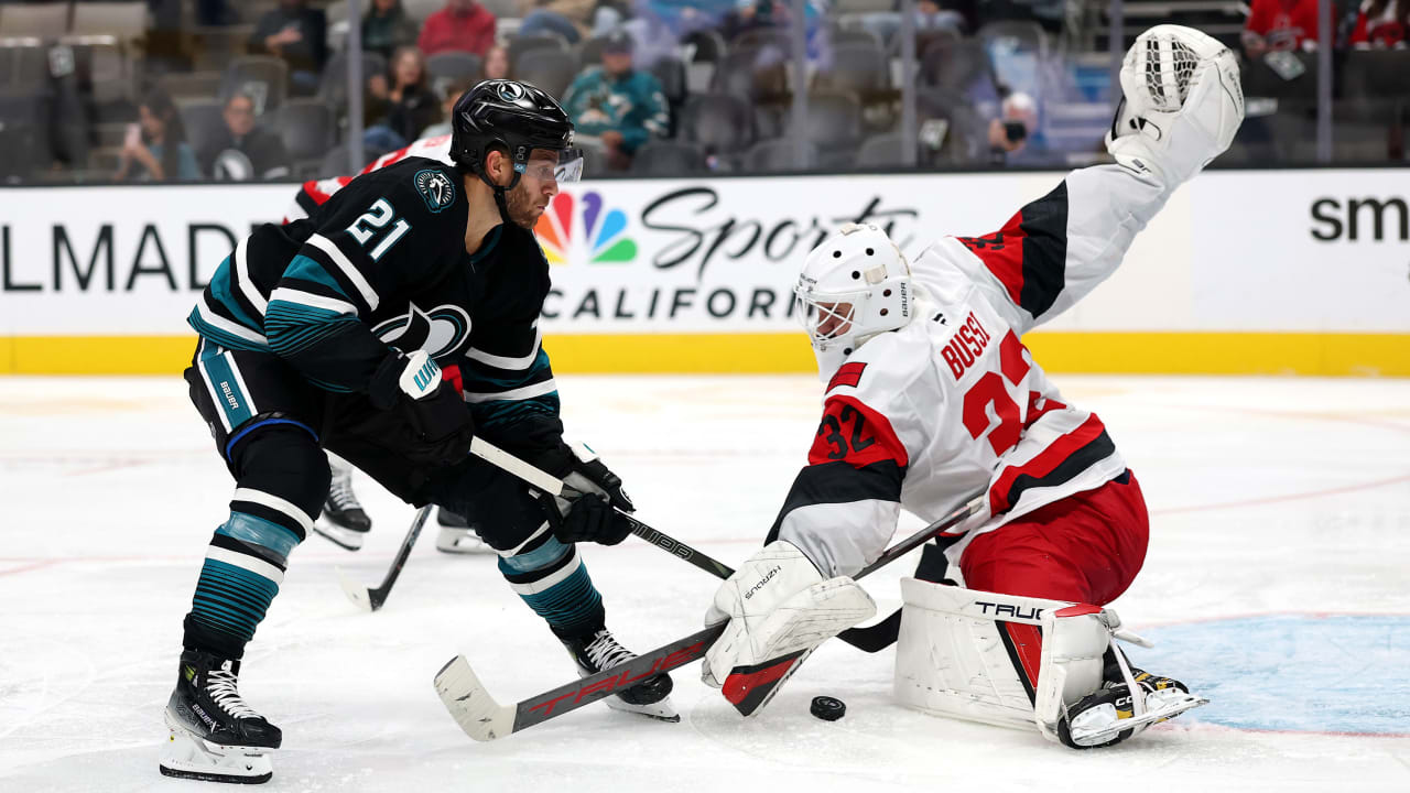 Bussi makes 16 saves in NHL debut, Hurricanes cruise past Sharks