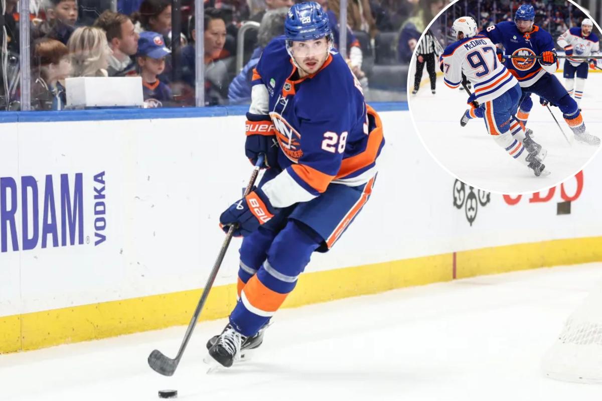 Islanders weighing Alexander Romanov injury options