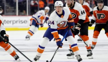 Islanders' Cal Ritchie exits with lower-body injury