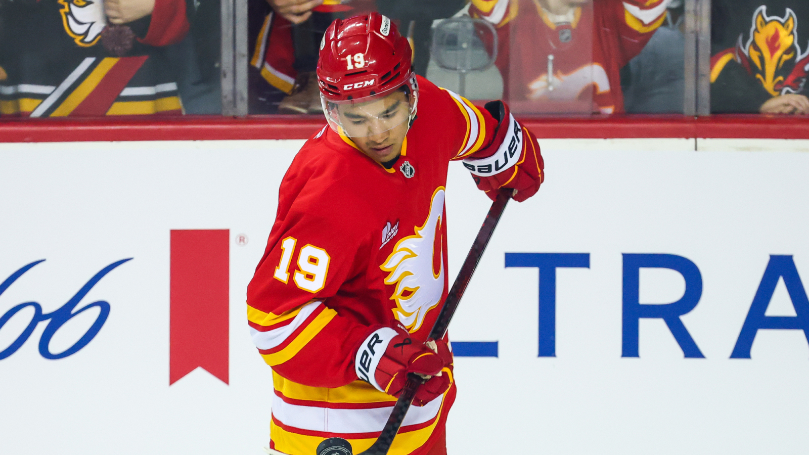 Calgary Flames fall to the St. Louis Blues 4–2 in home opener