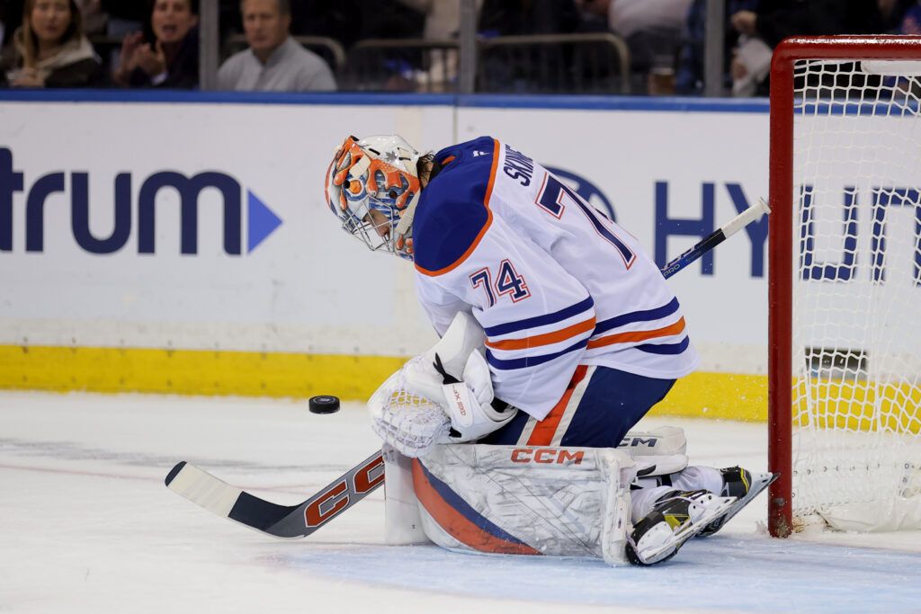 Stuart Skinner’s Brain Freeze Goes Viral As NHL World Reacts To Oilers Goalie’s Puzzling Move