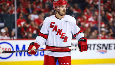 Jack Roslovic reportedly lost out on nearly $10 million before signing with the Oilers — here’s how