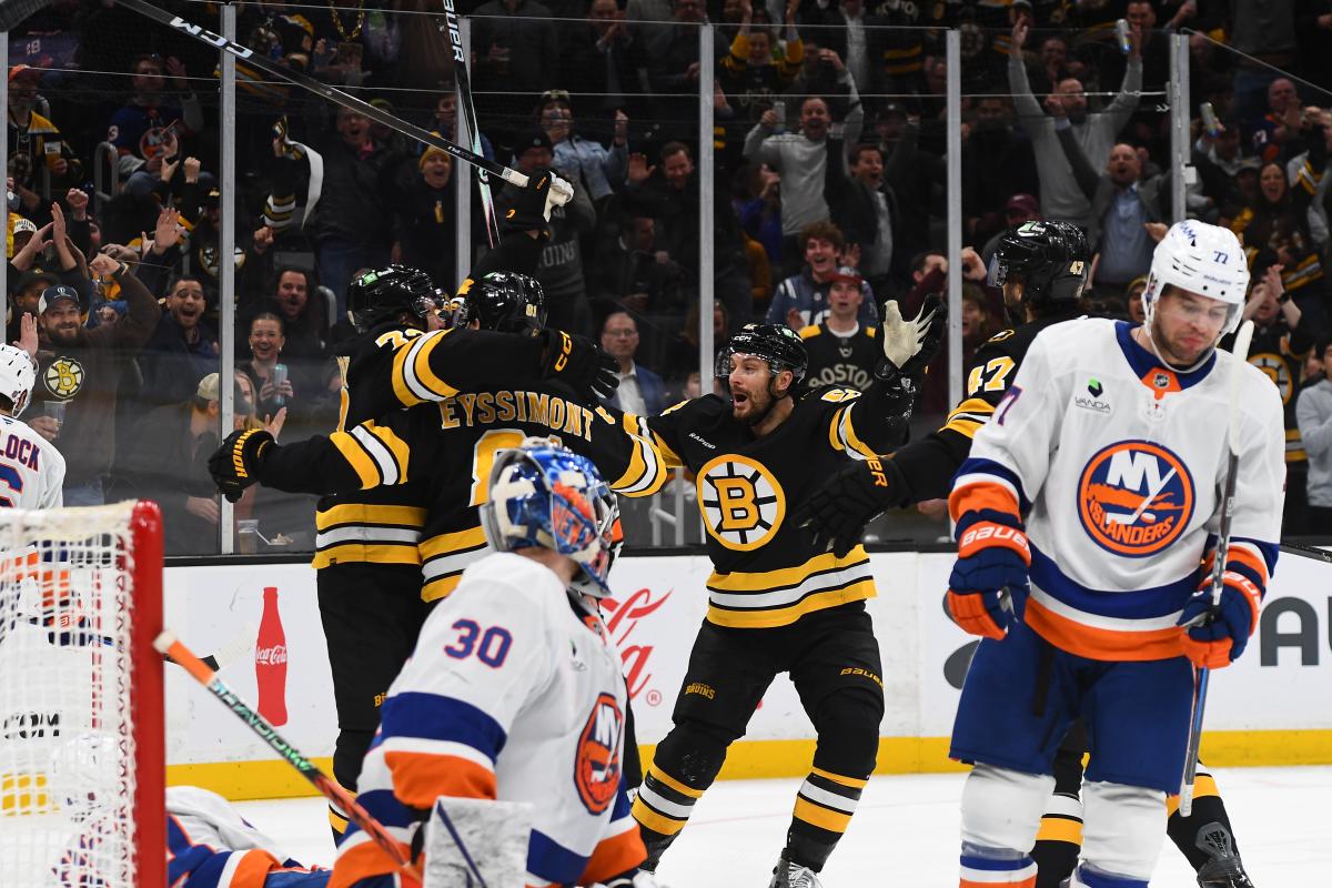 Islanders let another two-goal lead slip away in frustrating loss to Bruins