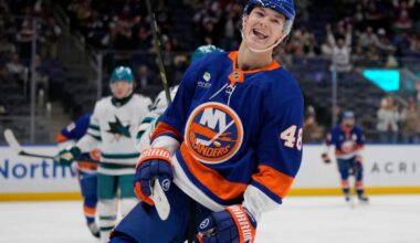 Matthew Schaefer is now the betting favorite to win the Calder Trophy