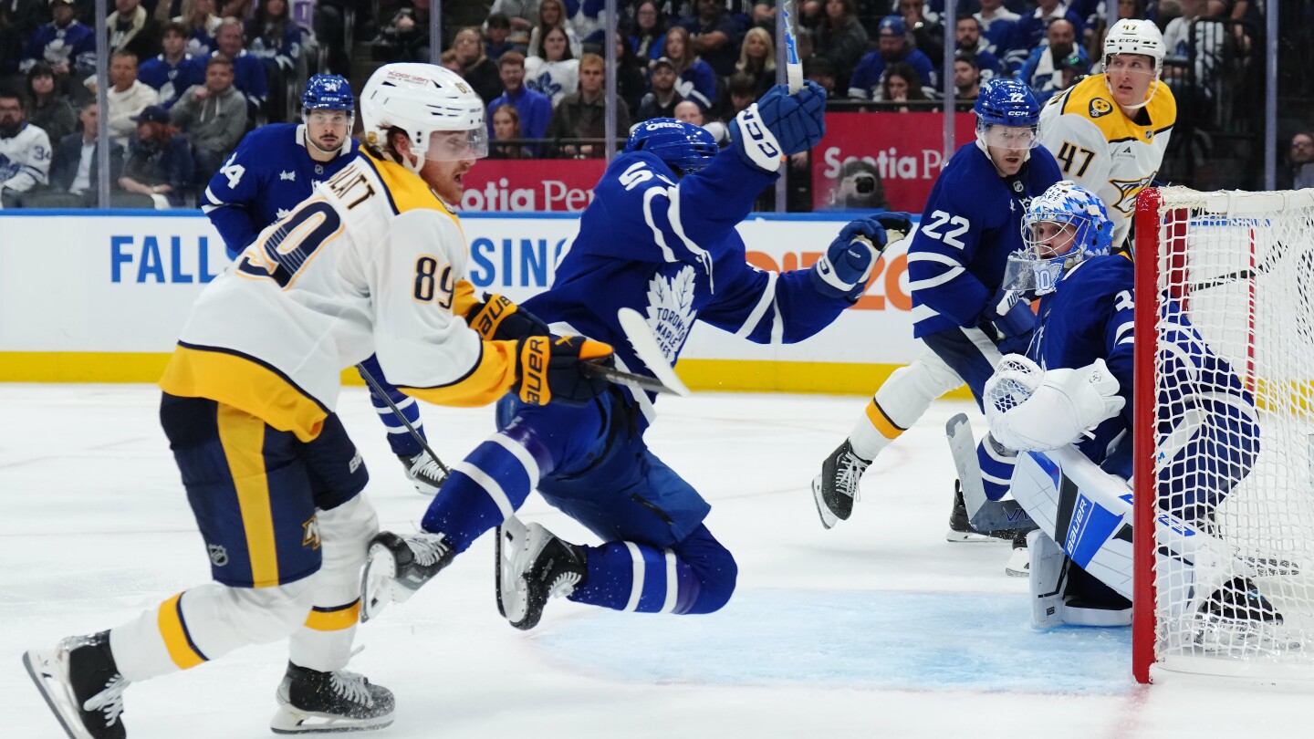 Toronto Maple Leafs end skid with 7-4 win over Nashville Predators