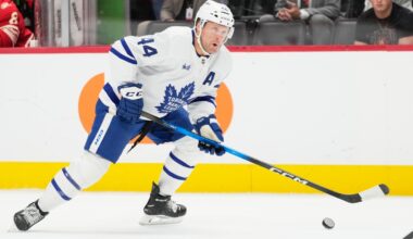 Raymond's 100th career goal lifts Red Wings past Maple Leafs, 6-3