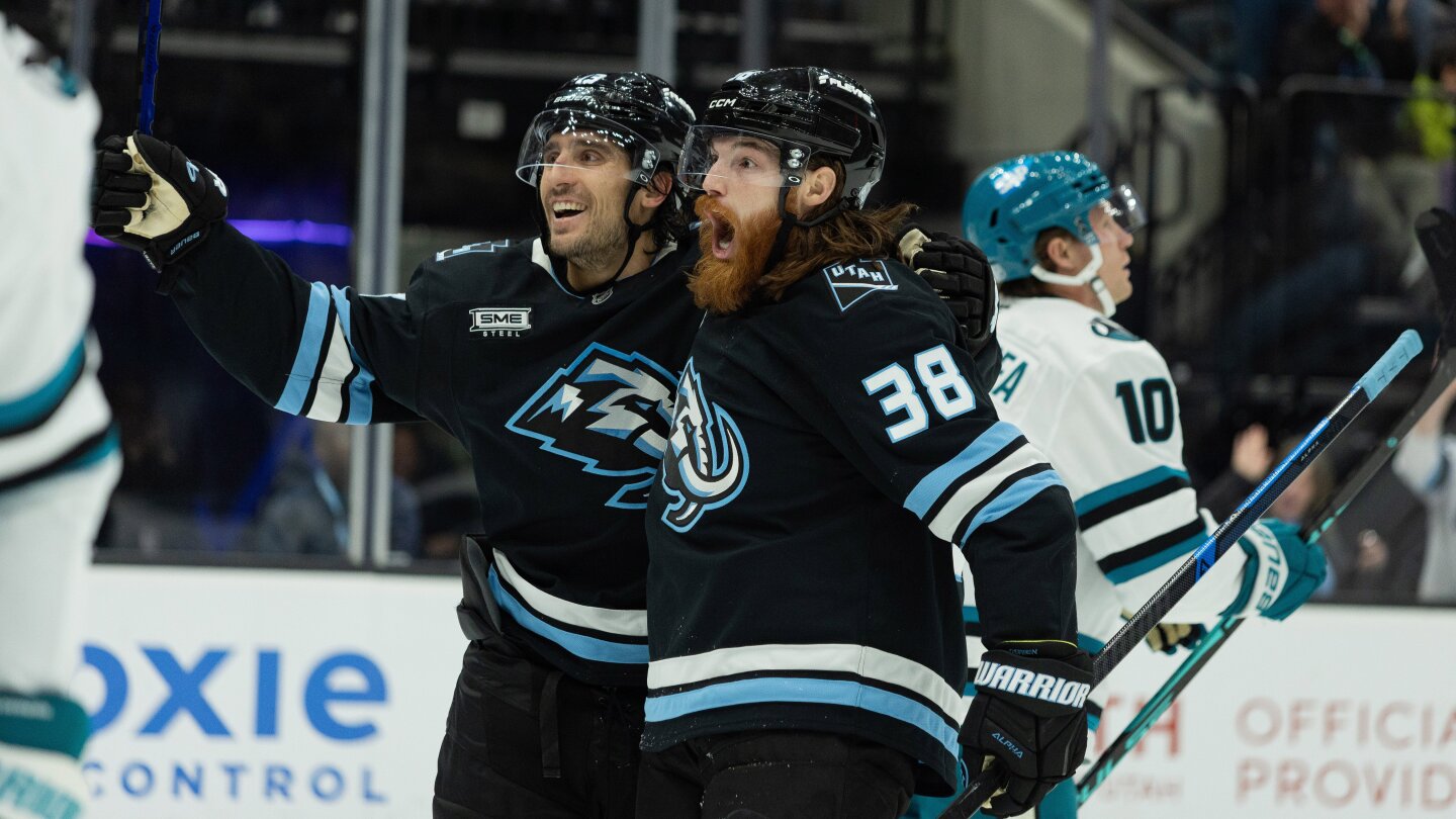 Nick Schmaltz gets second career hat trick as Mammoth beat Sharks 6-3 for third win in four games